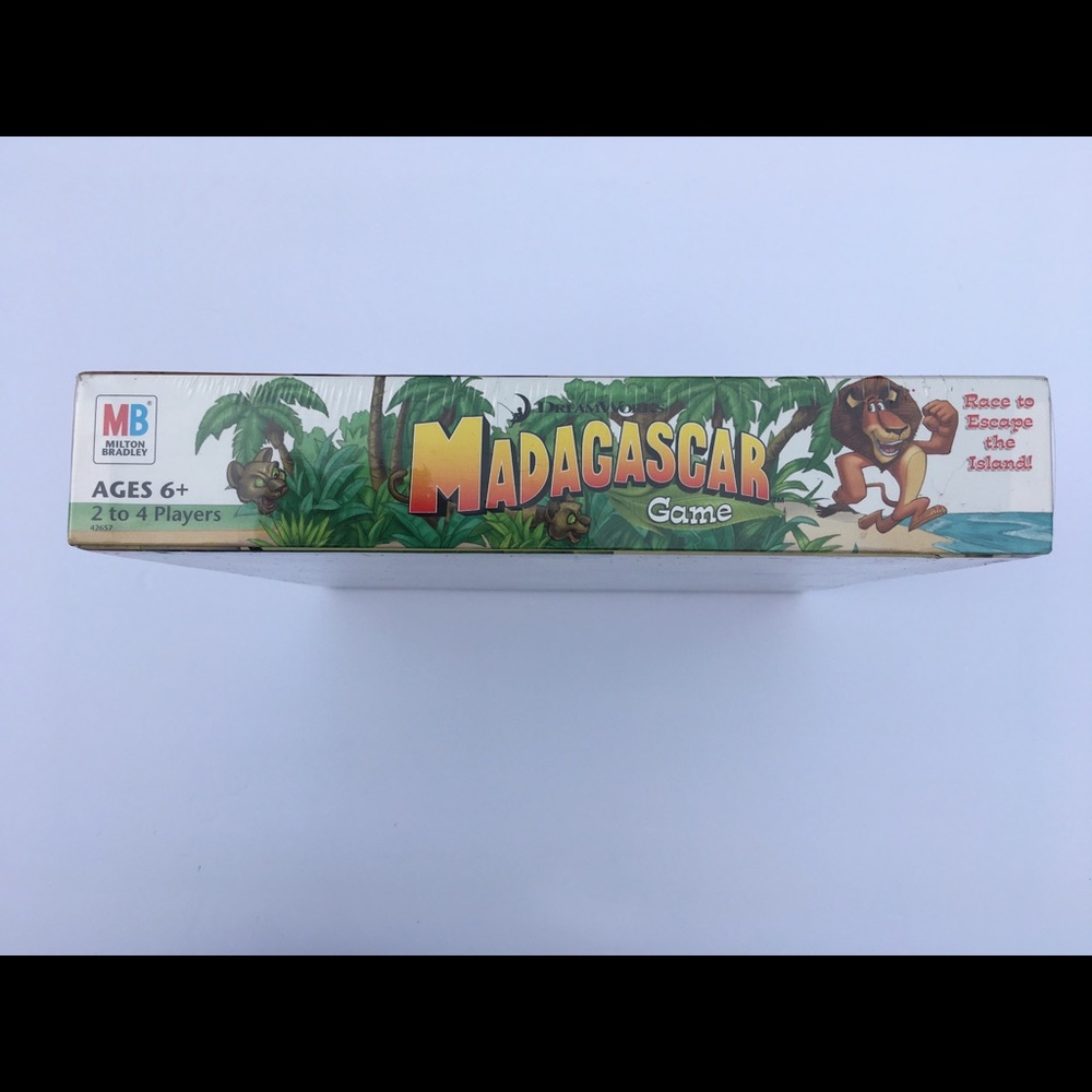 Madagascar Board Game Milton Bradley 2005 Race To Escape The Island New Sealed - Picture 6 of 6
